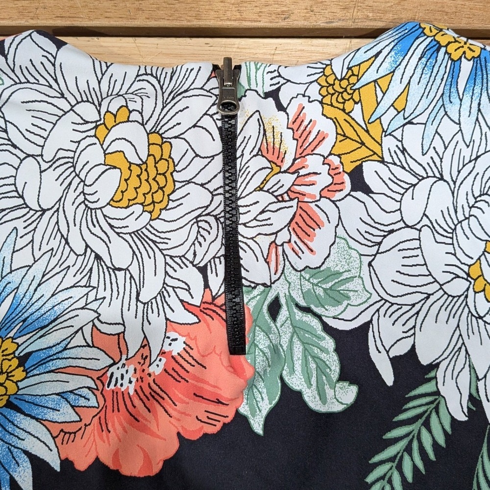 NWT Maaji Womens Reversible Long Sleeve Swim Crop Top L Floral Rash Guard Resort - Picture 10 of 11